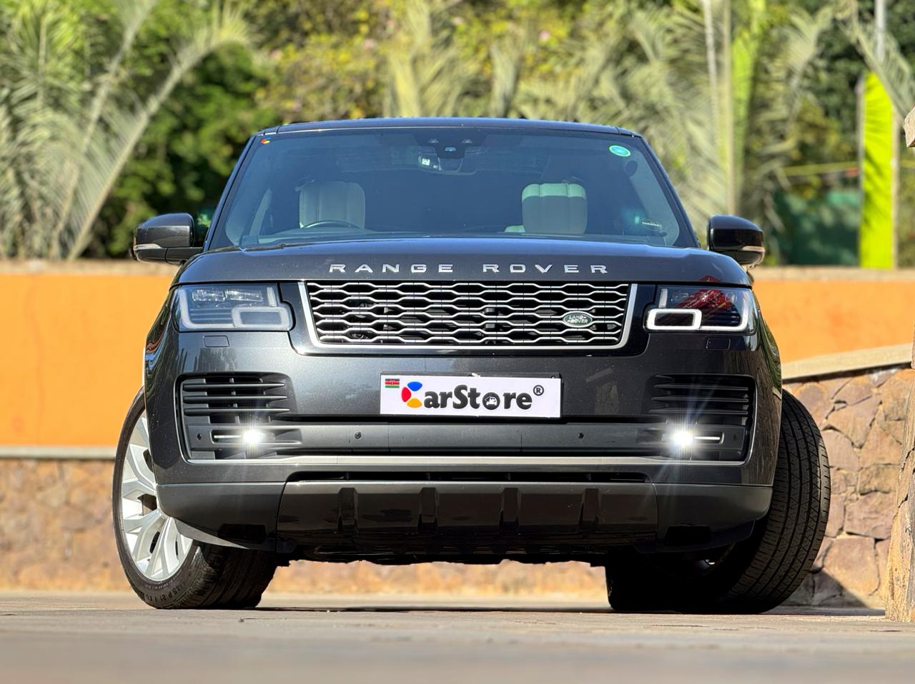 2018 Land Rover RangeRover Vogue for sale in Kenya - Front View