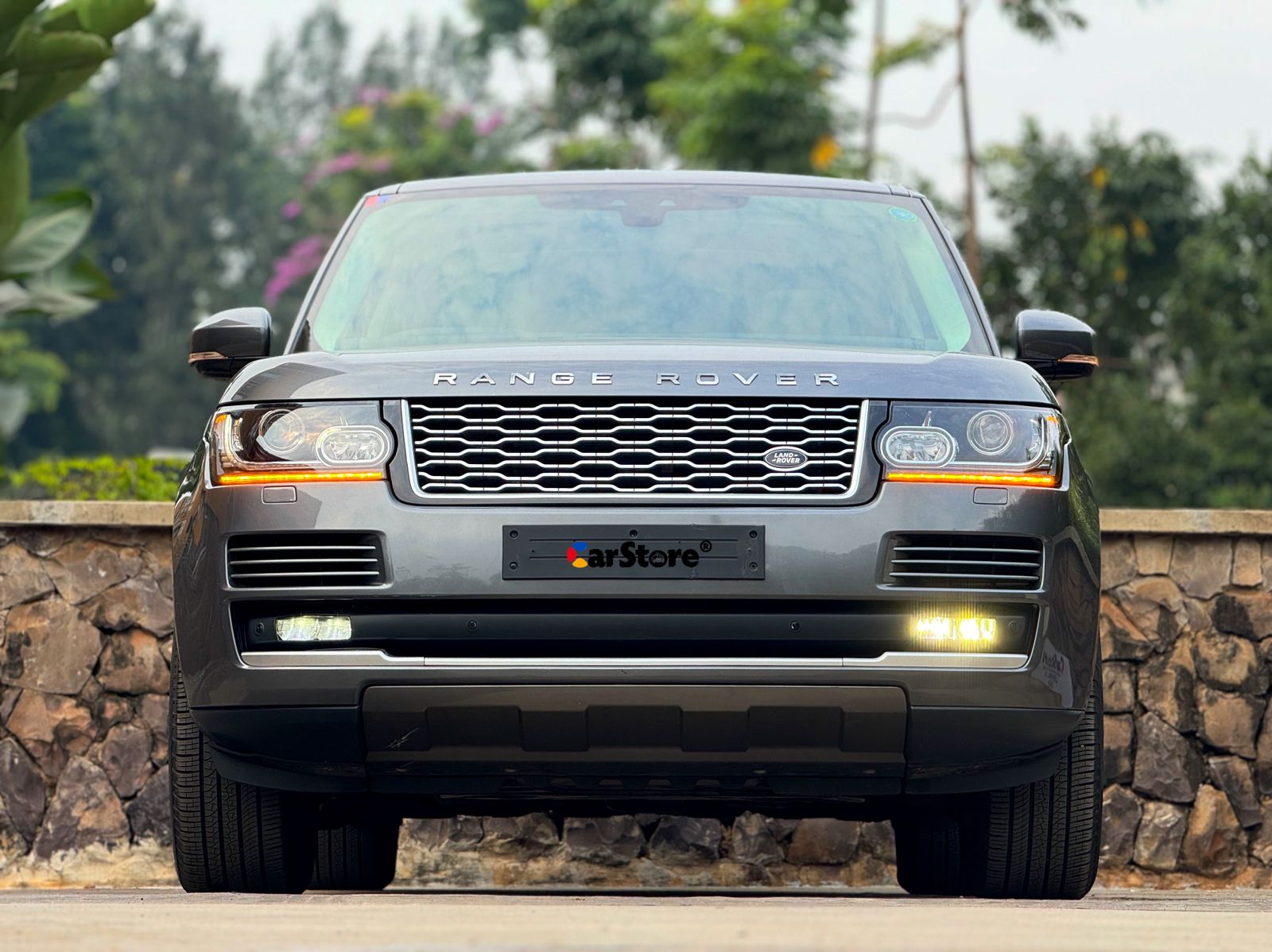 2017 Land Rover RangeRover Vogue for sale in Kenya - Front View