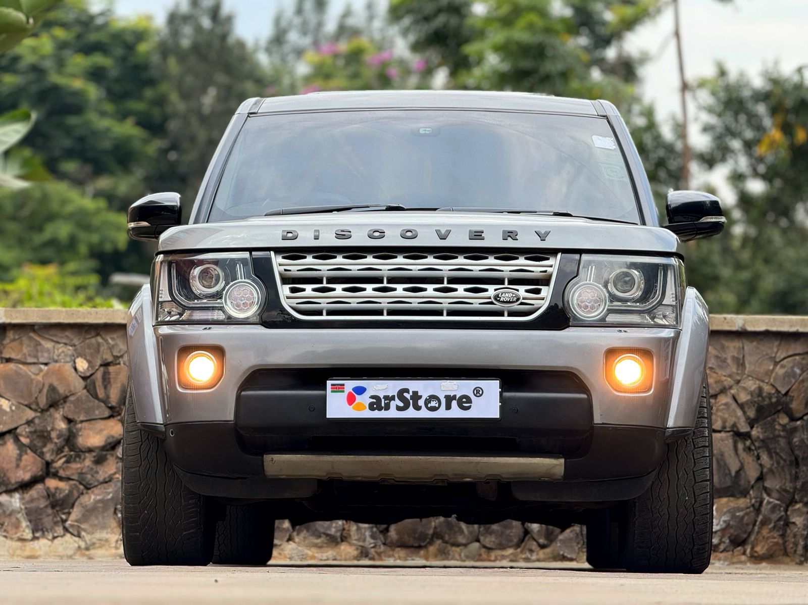 2012 Land Rover Discovery IV HSE for sale in Kenya - Front View