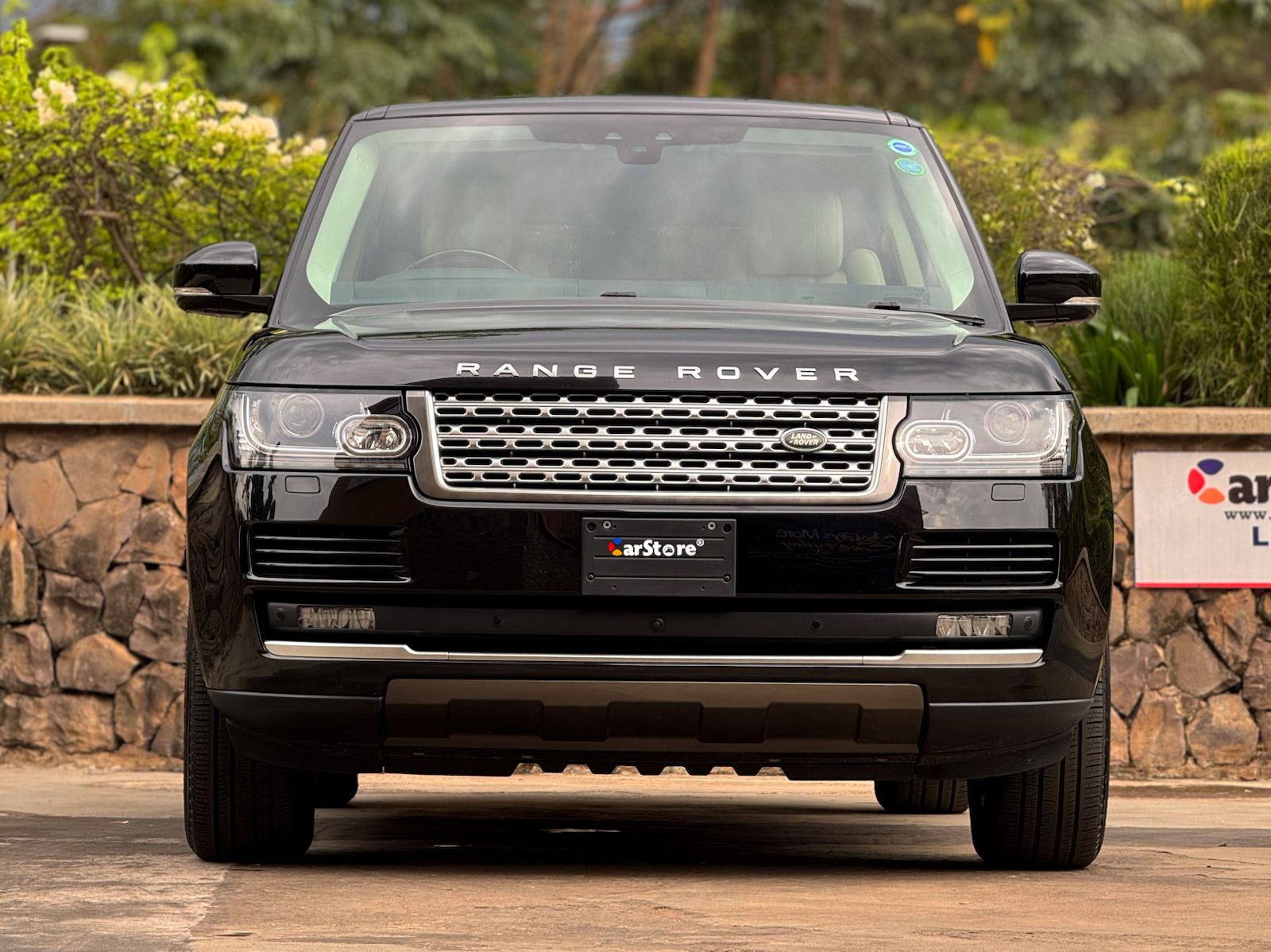 2017 Land Rover RangeRover Vogue for sale in Kenya - Front View