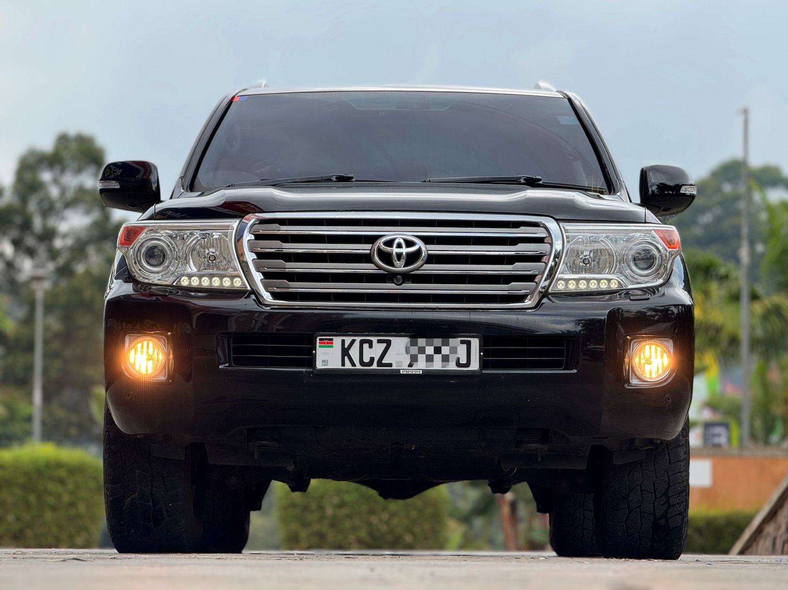 2013 Toyota Land Cruiser VX V8 for sale in Kenya - Front View